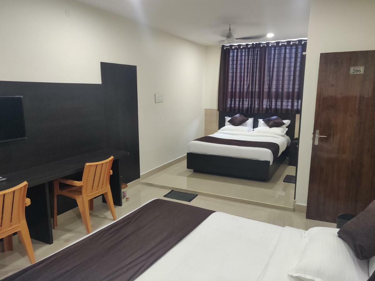 Mbj Inn- Temple View Kanchipuram Quarto foto